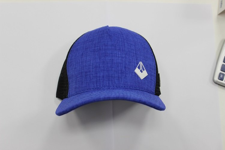 Boné Azul – Shopping Unifisa